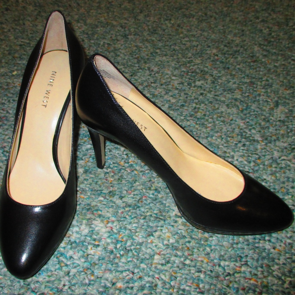 NWOT Women's NW Platform Leather High Heel 7.5